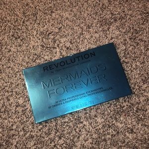 Revolution “Mermaids Forever” Eyeshadow Pallete🌸